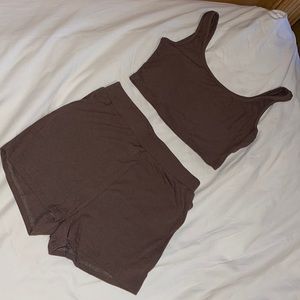 Brown lounge set